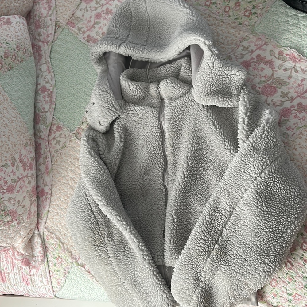grey alo sherpa coat